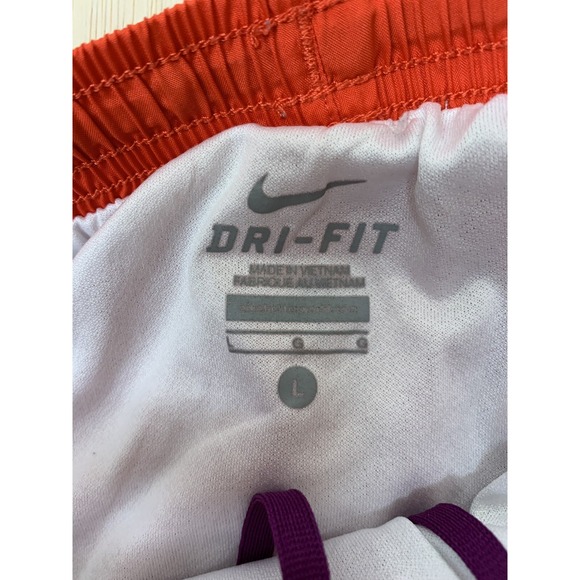 Nike Dri-Fit Woman's White Lined Athletic Running Shorts Size Large - Picture 5 of 9